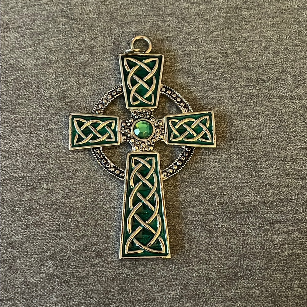 Elegant Green Celtic Cross Necklace